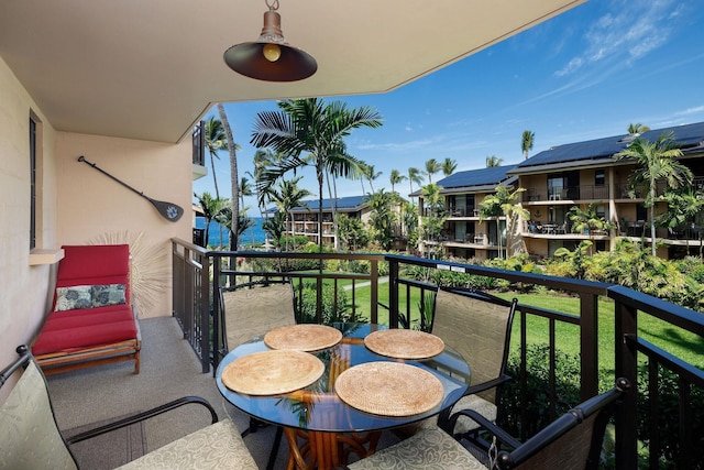 コナ マカイ 3-203