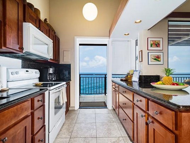 コナ マカイ 1-301