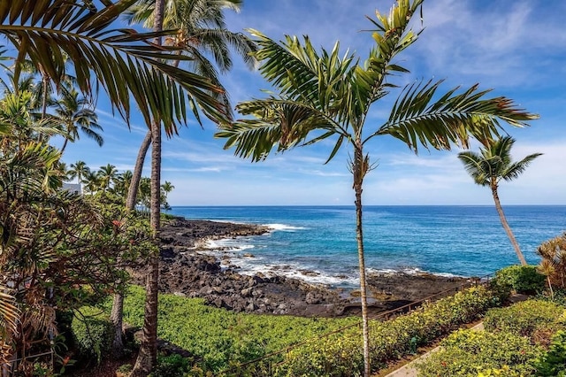 コナ マカイ 1-204