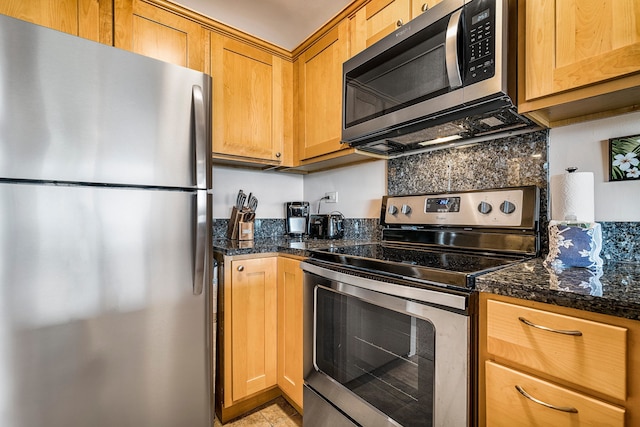 コナ アリー 608