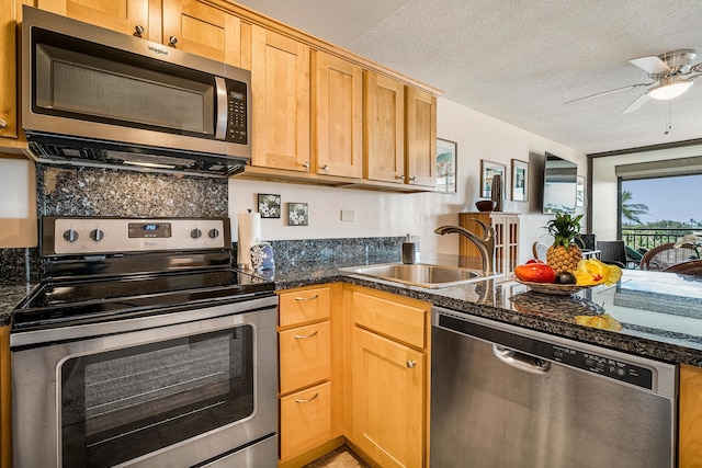 コナ アリー 608