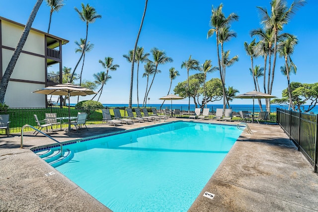 コナ アイル C28