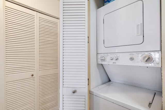 コナ アイル C28