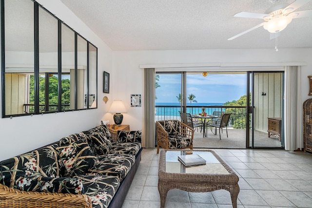 コナ プラザ #402