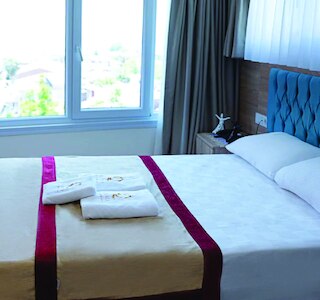 ザ ライラ ホテル