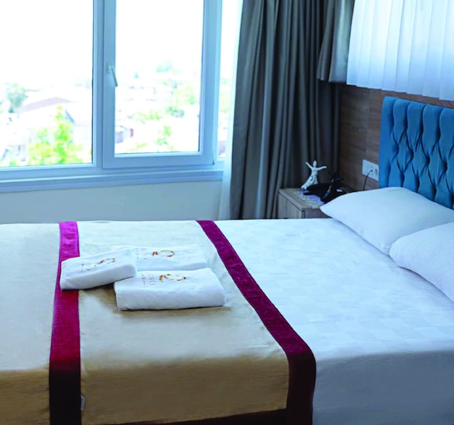 ザ ライラ ホテル