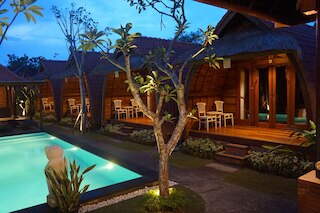 ポージャ ヴィラ ジンバラン