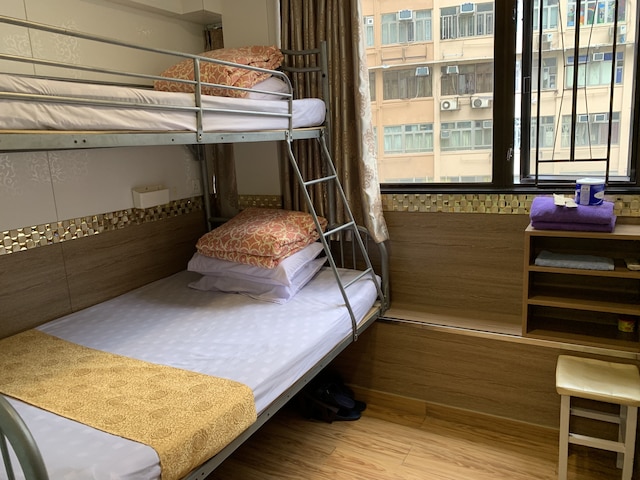 ラッキー ゲスト ハウス