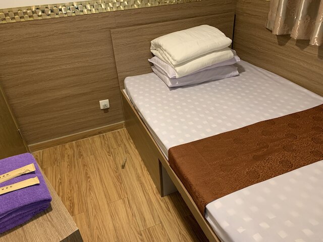 ラッキー ゲスト ハウス