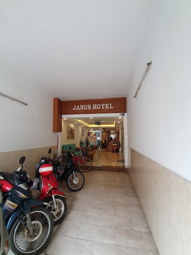 ジャヌス ホテル