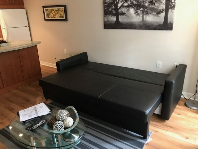 アトラス スイーツ オン ヤング & ブロア