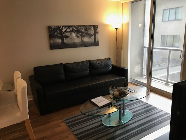 アトラス スイーツ オン ヤング & ブロア