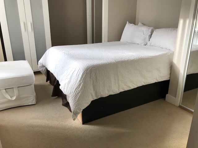 アトラス スイーツ オン ヤング & ブロア