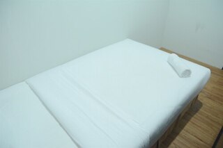 タムリン シティ モールの近くにある快適なコスモ レジデンス アパートメント、ベッドルーム 2 室