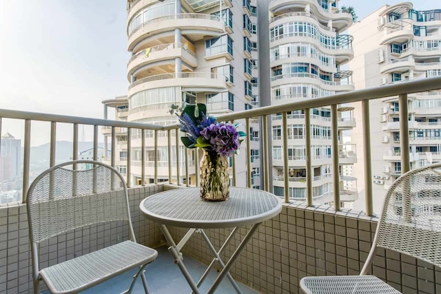 ローカルズ ブティック アパートメント九州港 6 号店