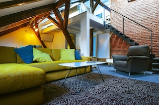 アパートメンツ アット ザ ブルー ダクリング