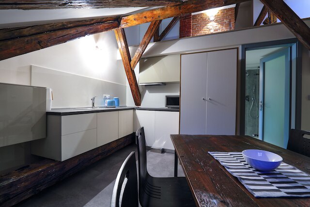 アパートメンツ アット ザ ブルー ダクリング