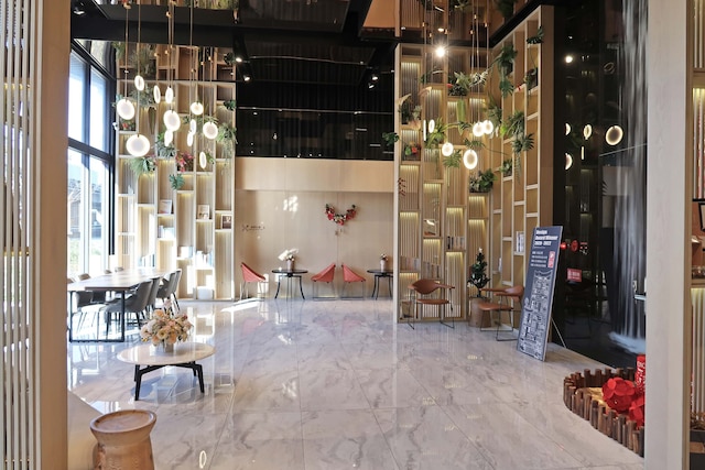 ロイヤル ロイ ホテル