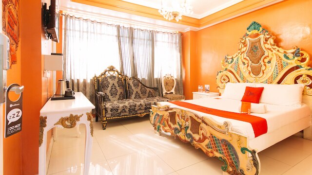 レッドドアーズ アット マニラ ベネチアン ホテル