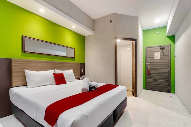 レッドドアーズ プラス アット ジョーンズ アベニュー セブ