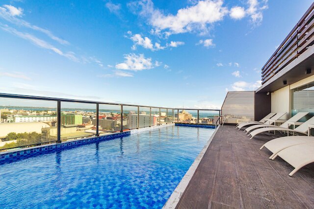 レッドドアーズ プラス アット ジョーンズ アベニュー セブ