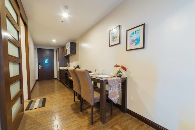 レッドドアーズ プレミアム アット ウエスト アベニュー ケソン シティ