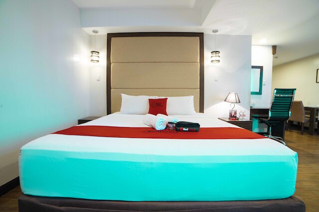 レッドドアーズ プレミアム アット ウエスト アベニュー ケソン シティ