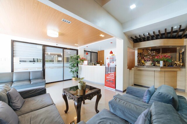 レッドドアーズ プラス アット ポブラシオン ディストリクト ダバオ