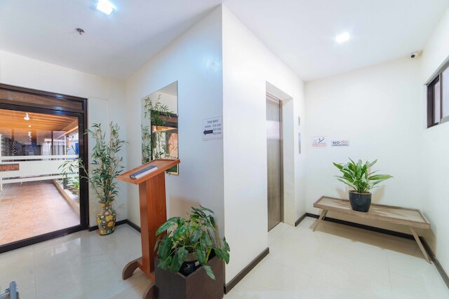 レッドドアーズ プラス アット ポブラシオン ディストリクト ダバオ