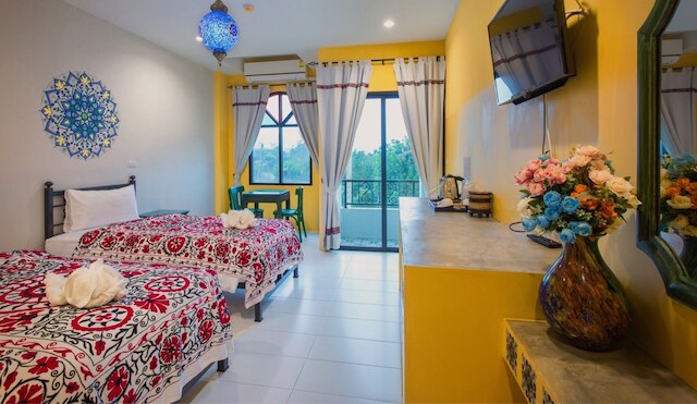 ラ レイナ マロク ホテル