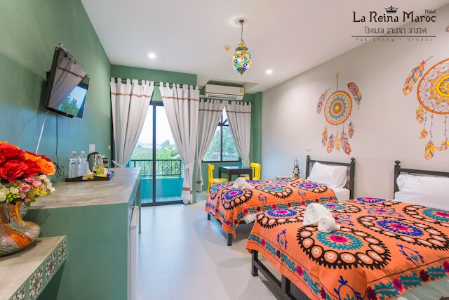 ラ レイナ マロク ホテル