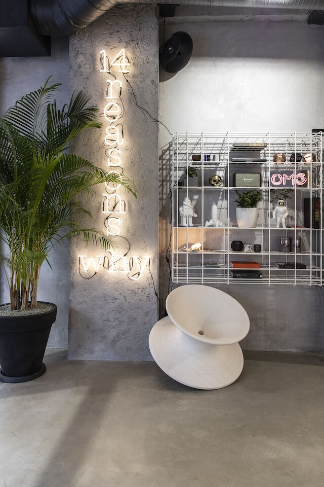 14 リーズンズ ホワイ