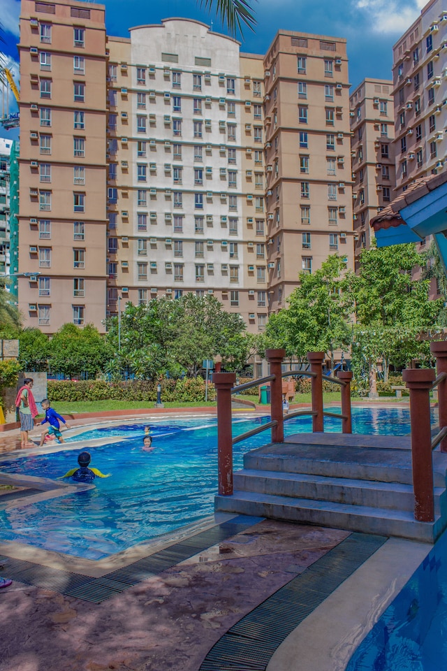 アビダ タワーズ スーカット