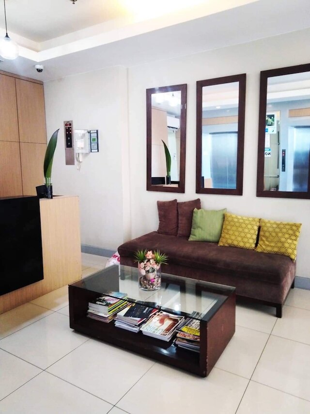 アビダ タワーズ スーカット