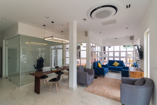 モリト ブラン ポステル