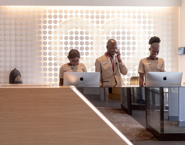 ヌーム ホテル ニアメ