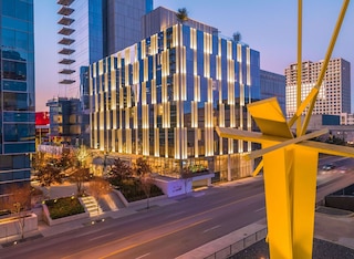 ホール アーツ  ホテル ダラス キュリオ コレクション バイ ヒルトン