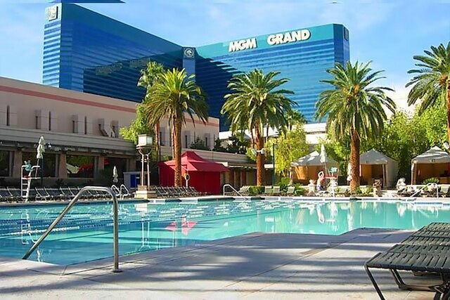 シグネチャー アフォーダブル ラグジャリー