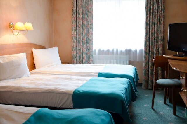 ウェスト ホテル