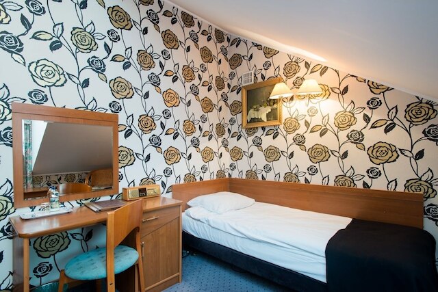 ウェスト ホテル