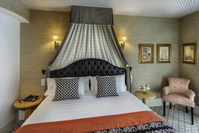 ザ ファースト ワン マドリード プレシアドス