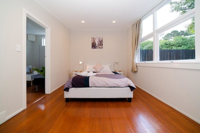 タカプナ中心部にある広々とした新しい家