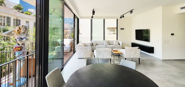 エクスクルーシブ 3 BッドR ニア ロスチャイルド TL40