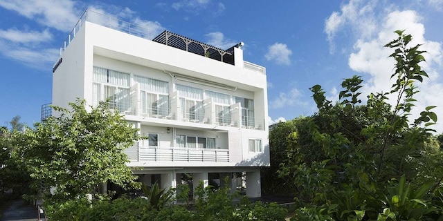 ワイヤーズホテル恩納 クリッパーオキナワベース