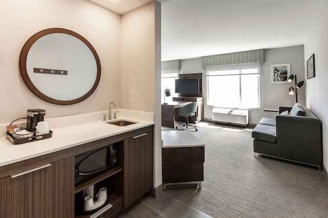 ハンプトン イン & スイーツ バイ ヒルトン ケベック シティ ビーポート