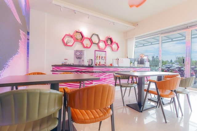 アタミ パンフーワン (熱海澎湖灣)