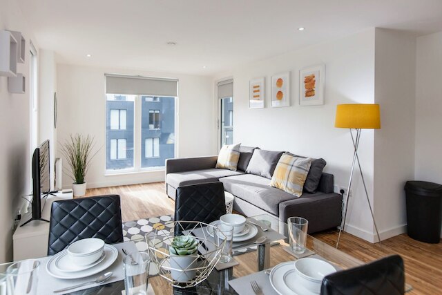 ウォーム アンド ウェルカミング アパートメンツ