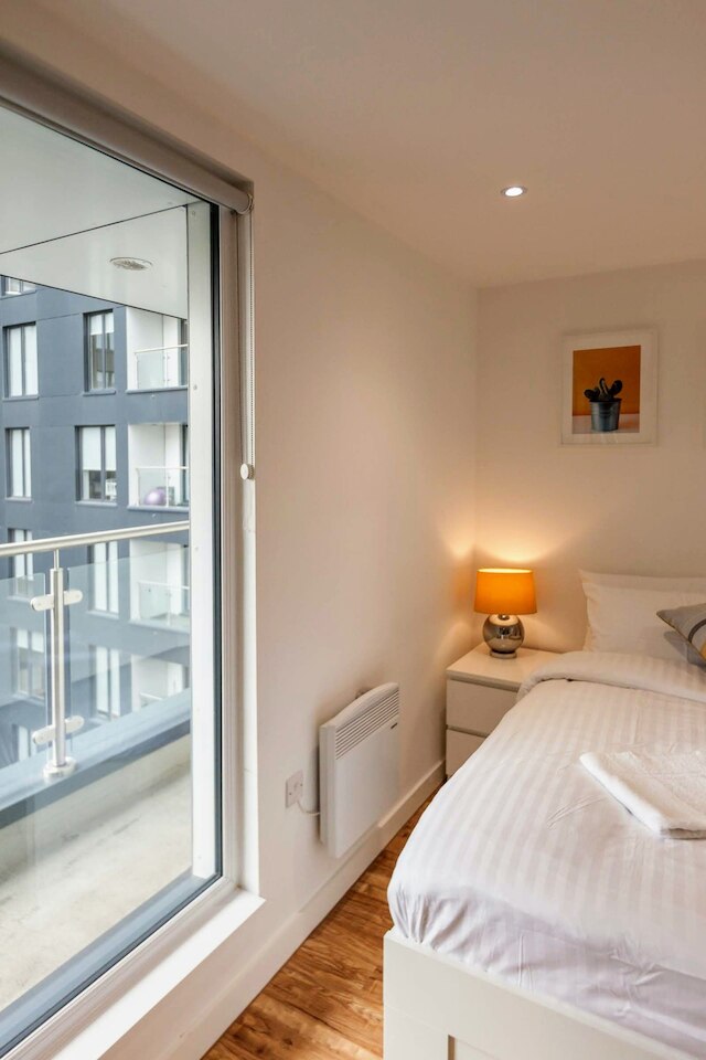 ウォーム アンド ウェルカミング アパートメンツ