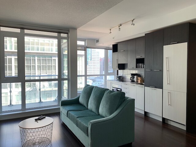 サルカー スイーツ - ダウンタウン ファッション ディストリクト