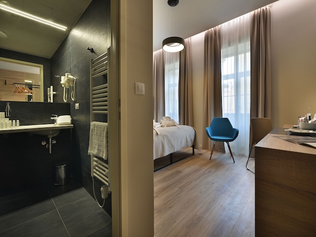 EA ホテル ニュー タウン